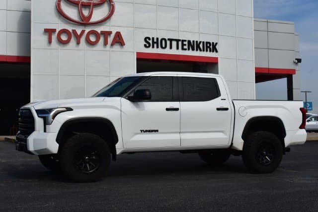 2024 Toyota Tundra 4WD SR5 — photo 1 of 33