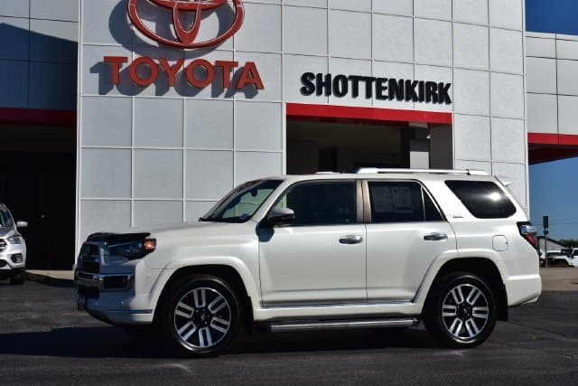 2017 Toyota 4Runner Limited — photo 1 of 38