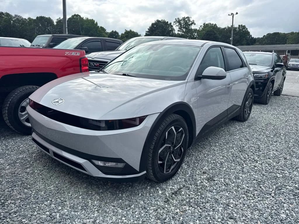 2024 Hyundai IONIQ 5 SE — photo 1 of 5