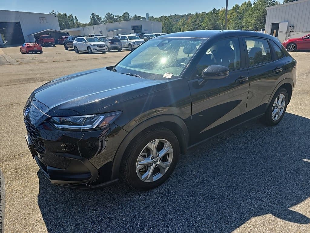 2025 Honda HR-V LX — photo 1 of 7