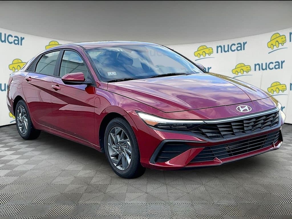 2024 Hyundai Elantra SEL — photo 1 of 31