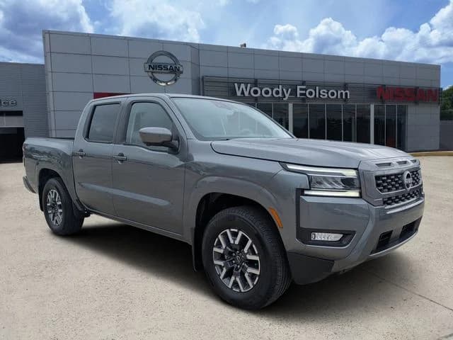 2025 Nissan Frontier SL — photo 1 of 32