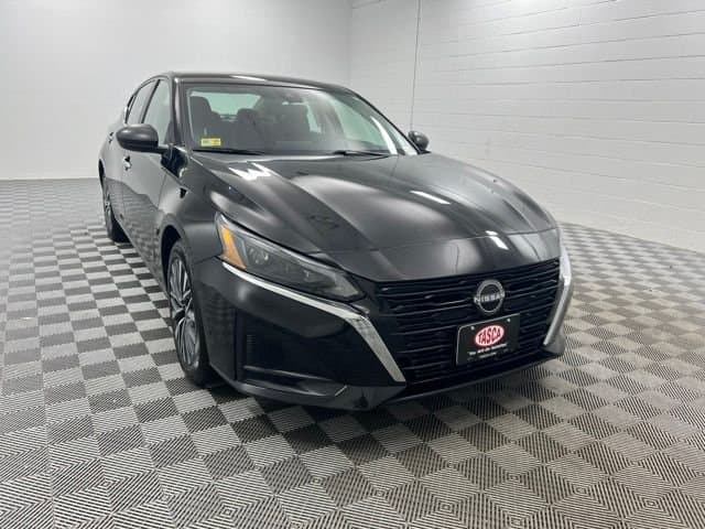 2024 Nissan Altima 2.5 SV — photo 1 of 25