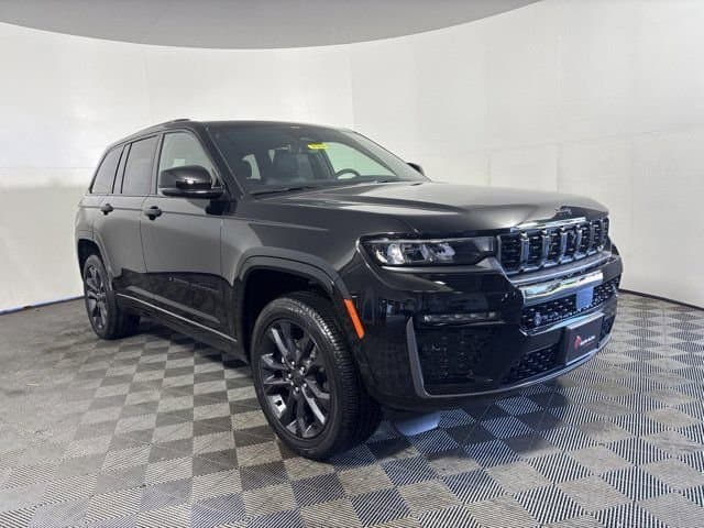 2026 Jeep Grand Cherokee Limited Reserve — photo 1 of 34