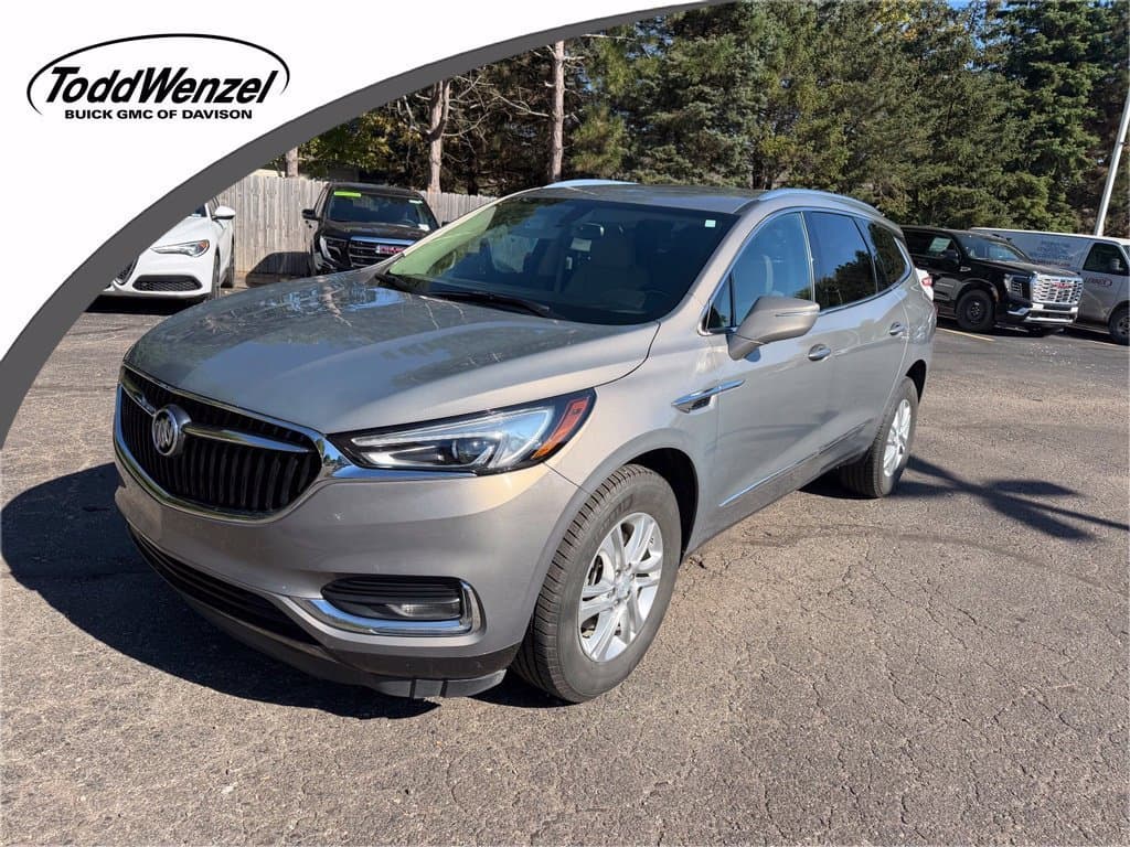 2018 Buick Enclave Essence — photo 1 of 7