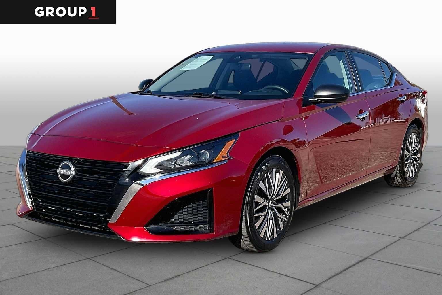 2025 Nissan Altima SV — photo 1 of 29