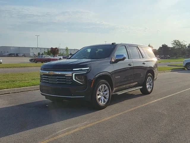 2025 Chevrolet Tahoe Premier — photo 1 of 10