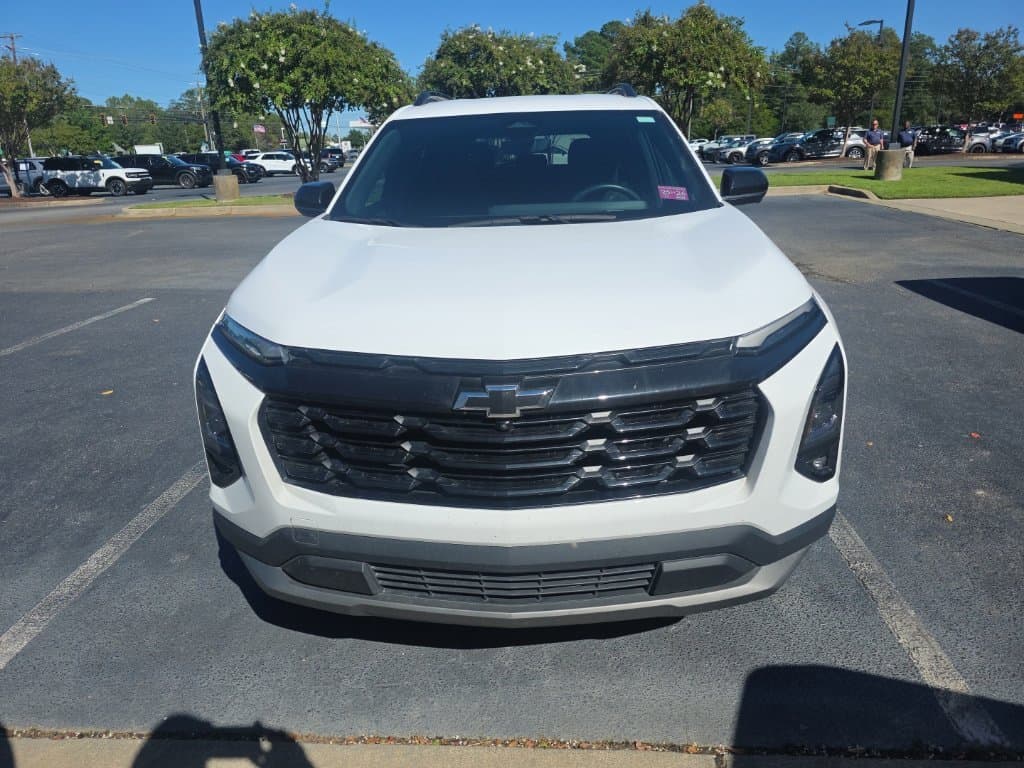 2025 Chevrolet Equinox FWD LT — photo 1 of 14