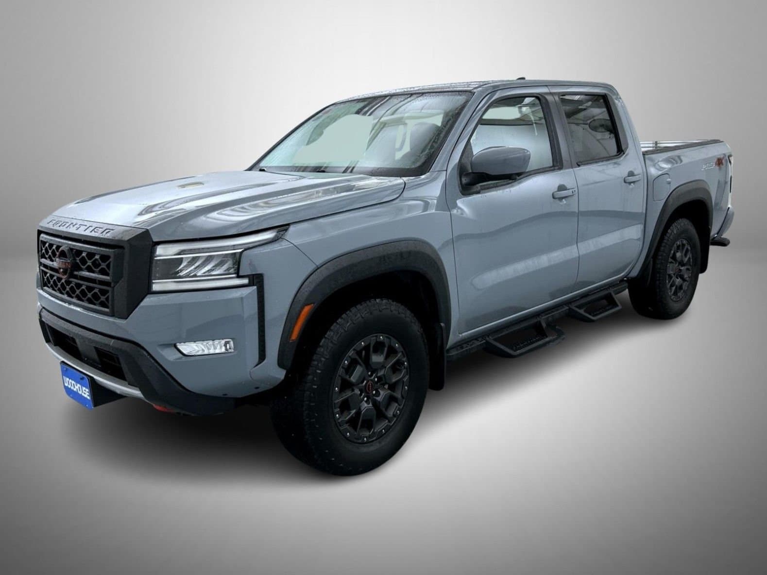 2024 Nissan Frontier PRO-4X — photo 1 of 26