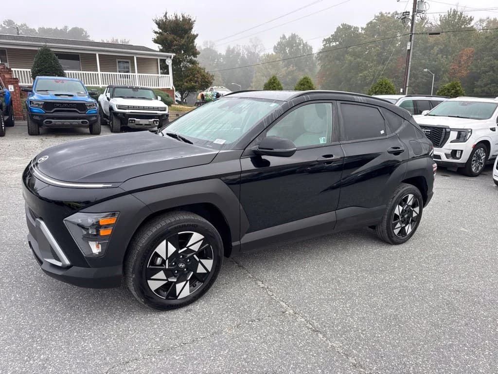 2024 Hyundai Kona SEL — photo 1 of 33