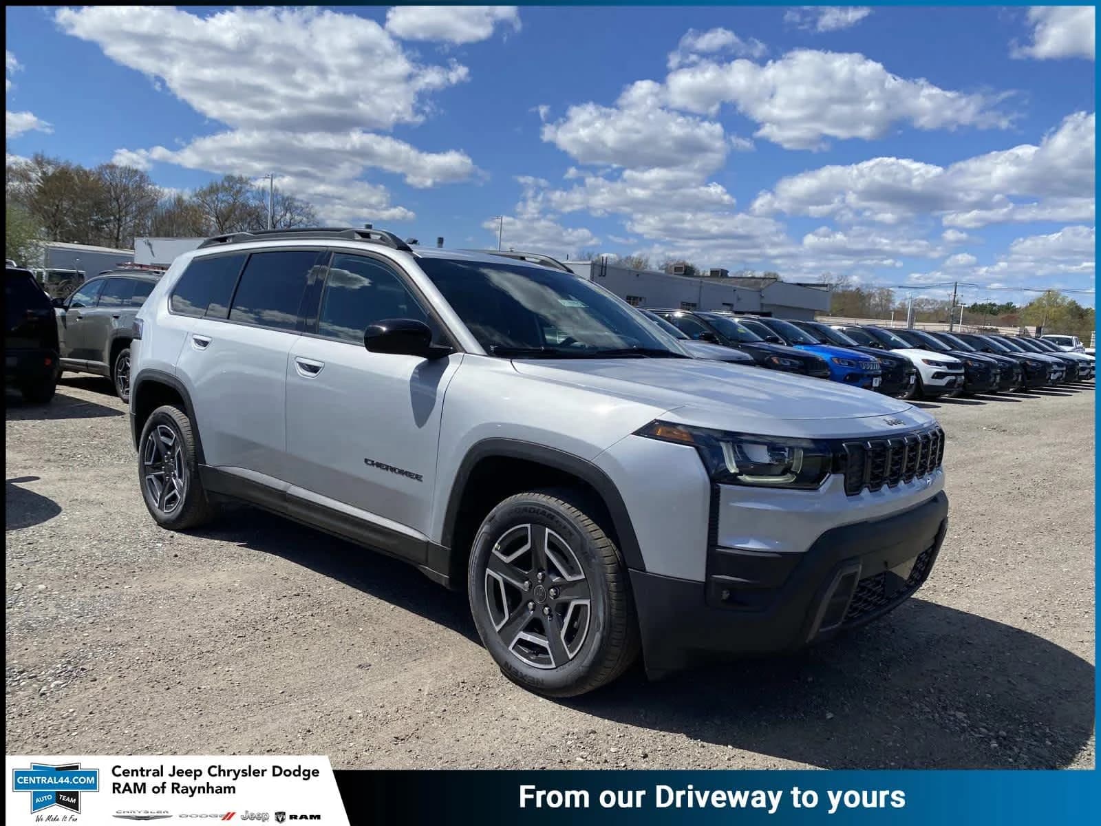 2026 Jeep Cherokee Laredo — photo 1 of 15