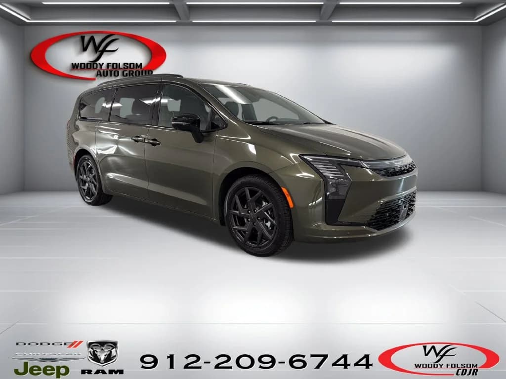 2027 Chrysler Pacifica Limited — photo 1 of 23