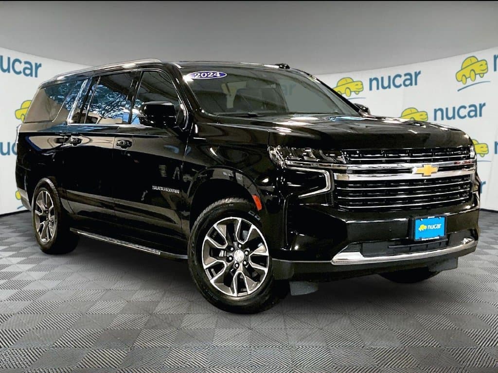 2024 Chevrolet Suburban LT — photo 1 of 37