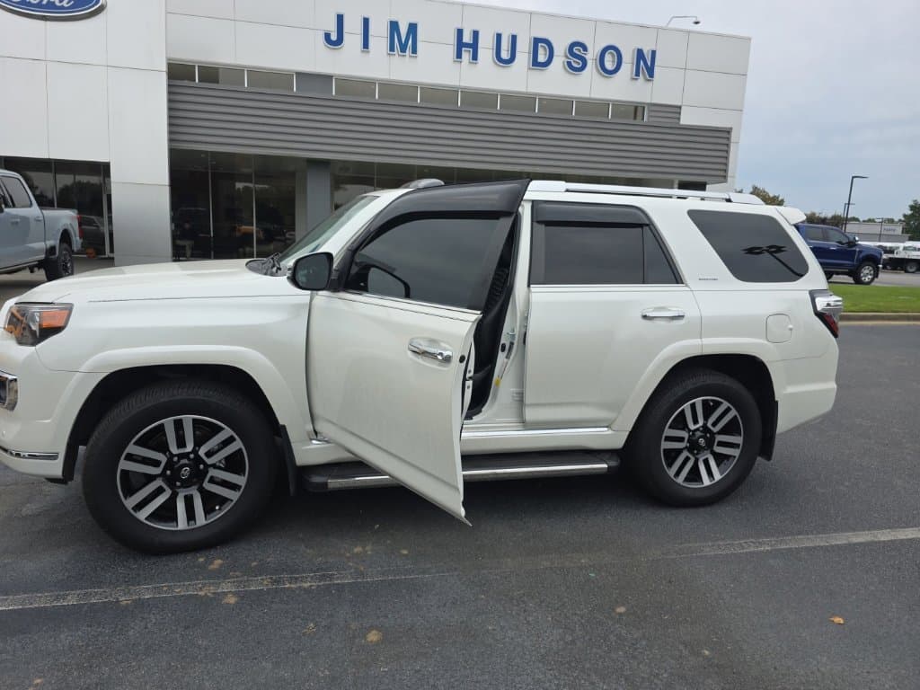 2021 Toyota 4Runner Limited — photo 1 of 17