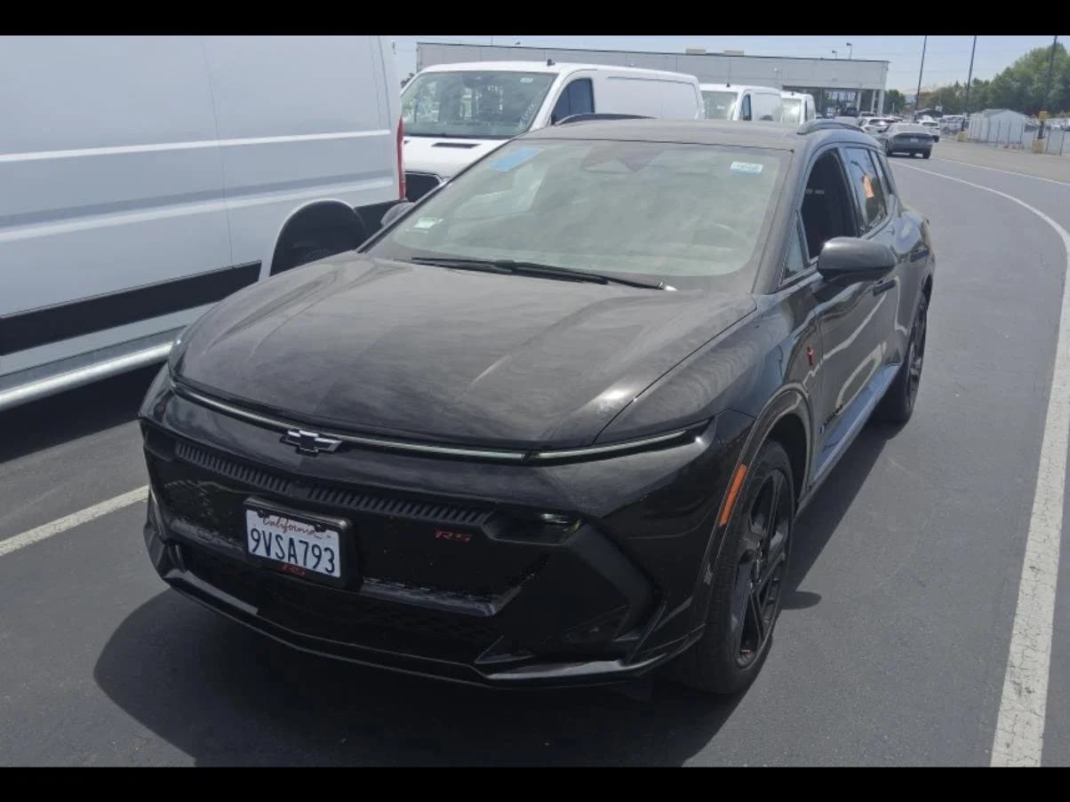 2025 Chevrolet Equinox EV RS — photo 1 of 26