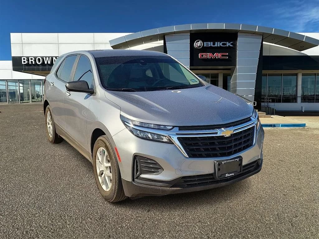 2023 Chevrolet Equinox LS — photo 1 of 25
