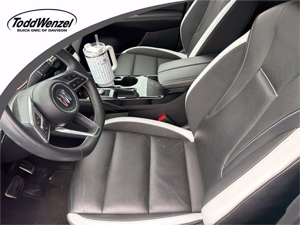 2024 Buick Envision Sport Touring — photo 1 of 5
