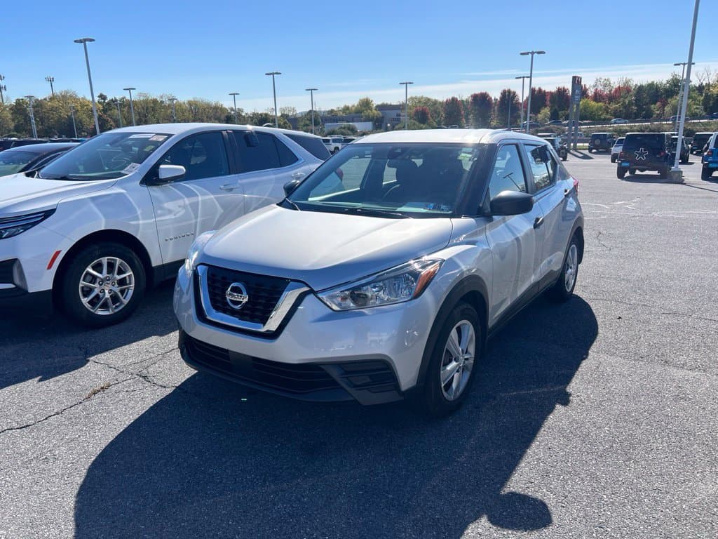 2020 Nissan Kicks S — photo 1 of 15