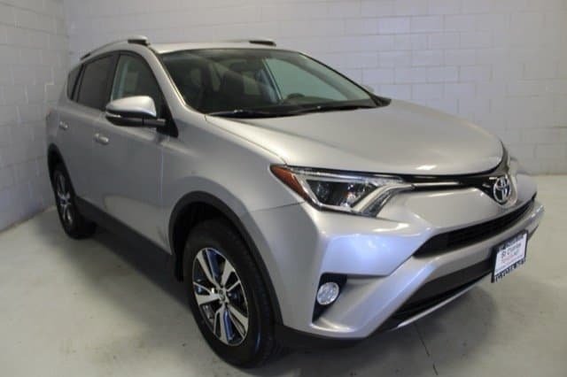 2016 Toyota RAV4 XLE — photo 1 of 25