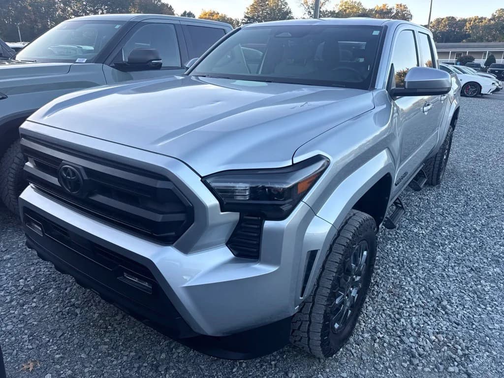 2025 Toyota Tacoma 4WD SR5 — photo 1 of 4