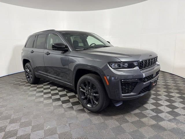 2026 Jeep Grand Cherokee Limited Reserve — photo 1 of 32