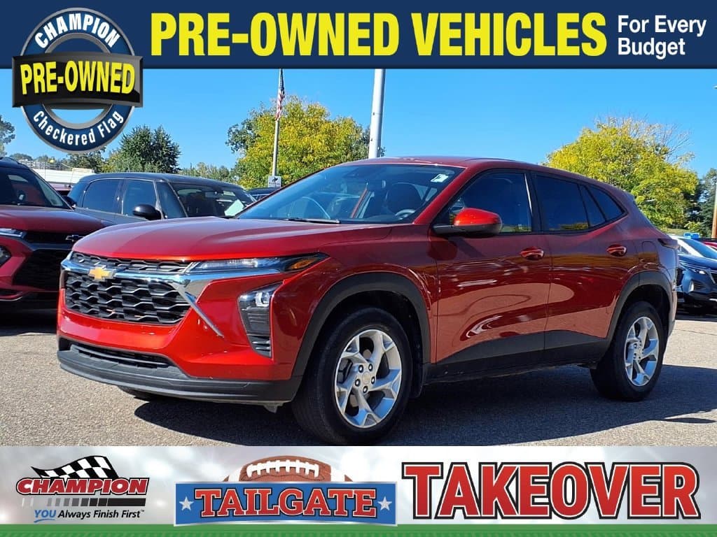 2024 Chevrolet Trax LS — photo 1 of 28