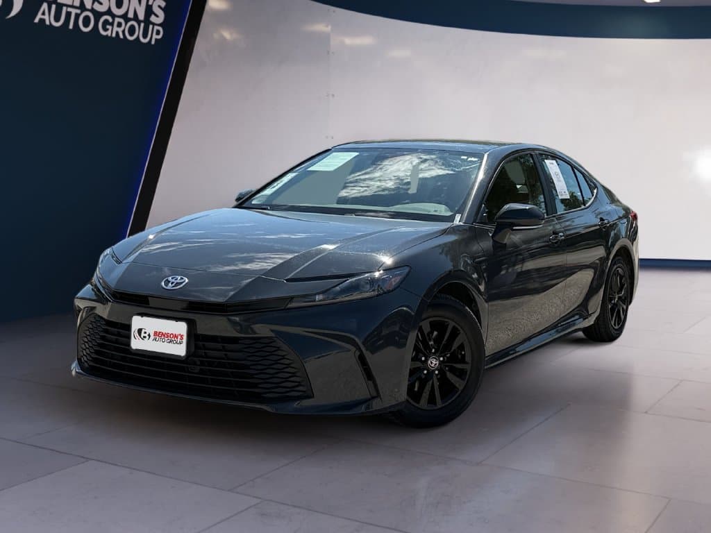 2025 Toyota Camry LE — photo 1 of 25