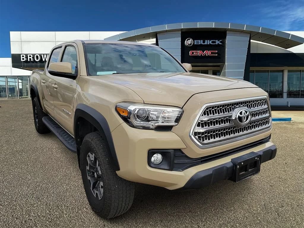 2017 Toyota Tacoma SR5 — photo 1 of 4