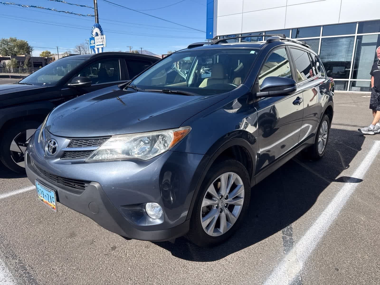 2013 Toyota RAV4 Limited — photo 1 of 8