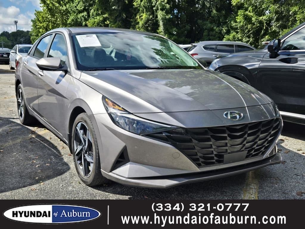 2023 Hyundai Elantra SEL — photo 1 of 6