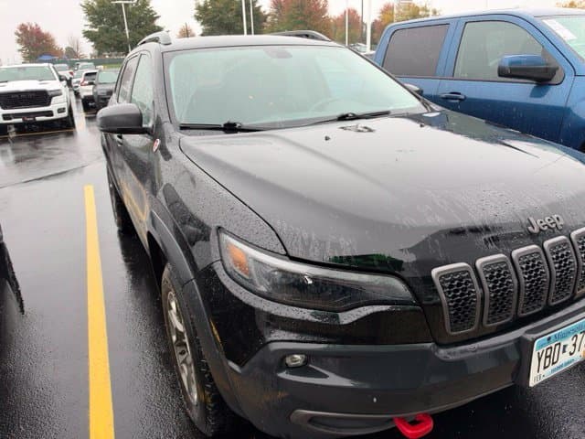 2019 Jeep Cherokee Trailhawk — photo 1 of 8