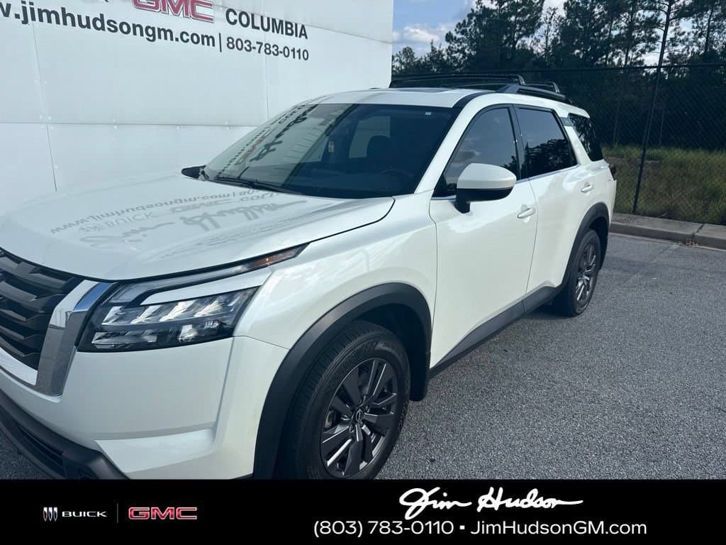 2023 Nissan Pathfinder SV — photo 1 of 5