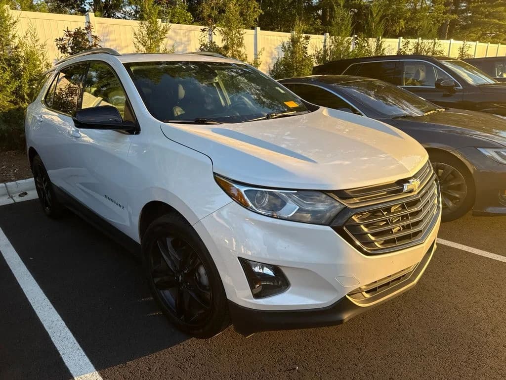 2020 Chevrolet Equinox LT — photo 1 of 10