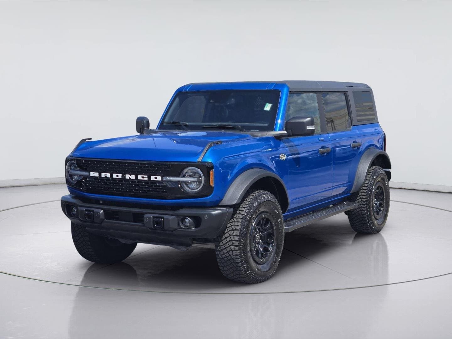 2023 Ford Bronco Base — photo 1 of 33