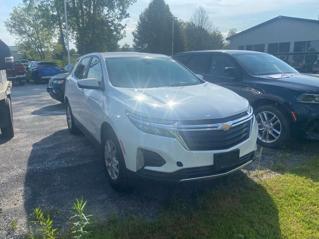 2024 Chevrolet Equinox LT — photo 1 of 5