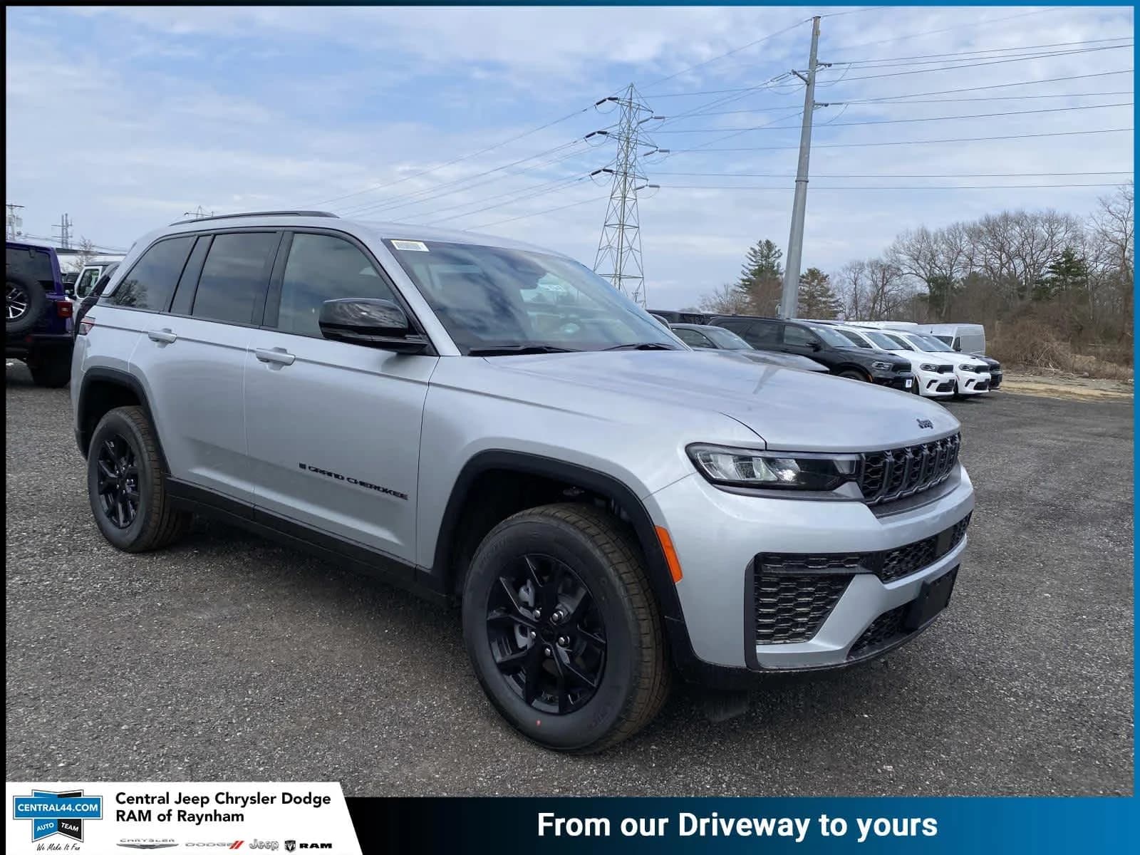 2026 Jeep Grand Cherokee Laredo Altitude — photo 1 of 16