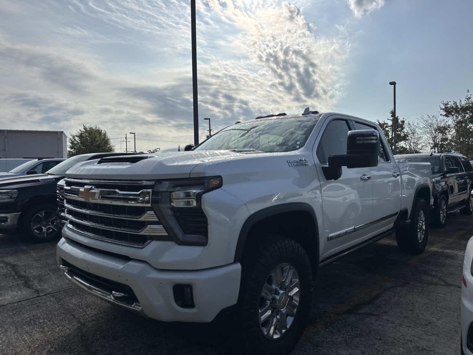 2025 Chevrolet Silverado 2500HD High Country — photo 1 of 18