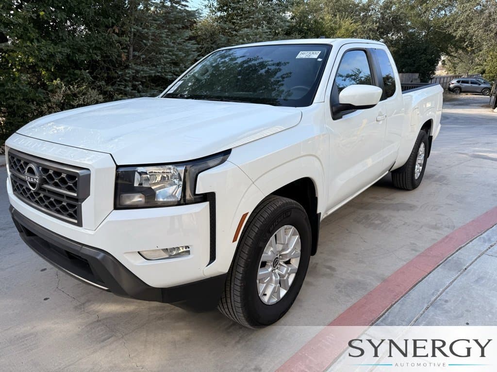 2024 Nissan Frontier SV — photo 1 of 3
