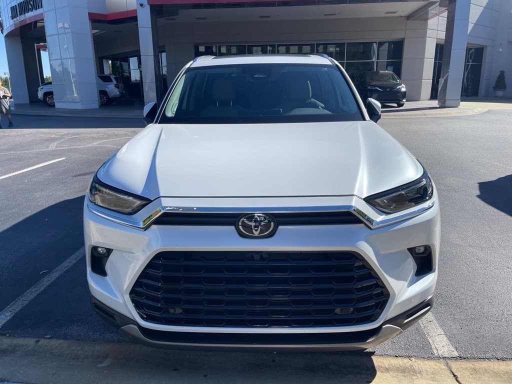 2026 Toyota Grand Highlander Limited — photo 1 of 5