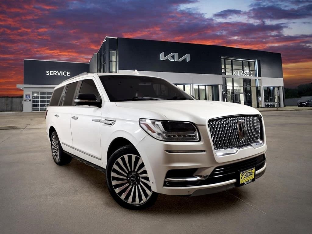2019 Lincoln Navigator Reserve — photo 1 of 25