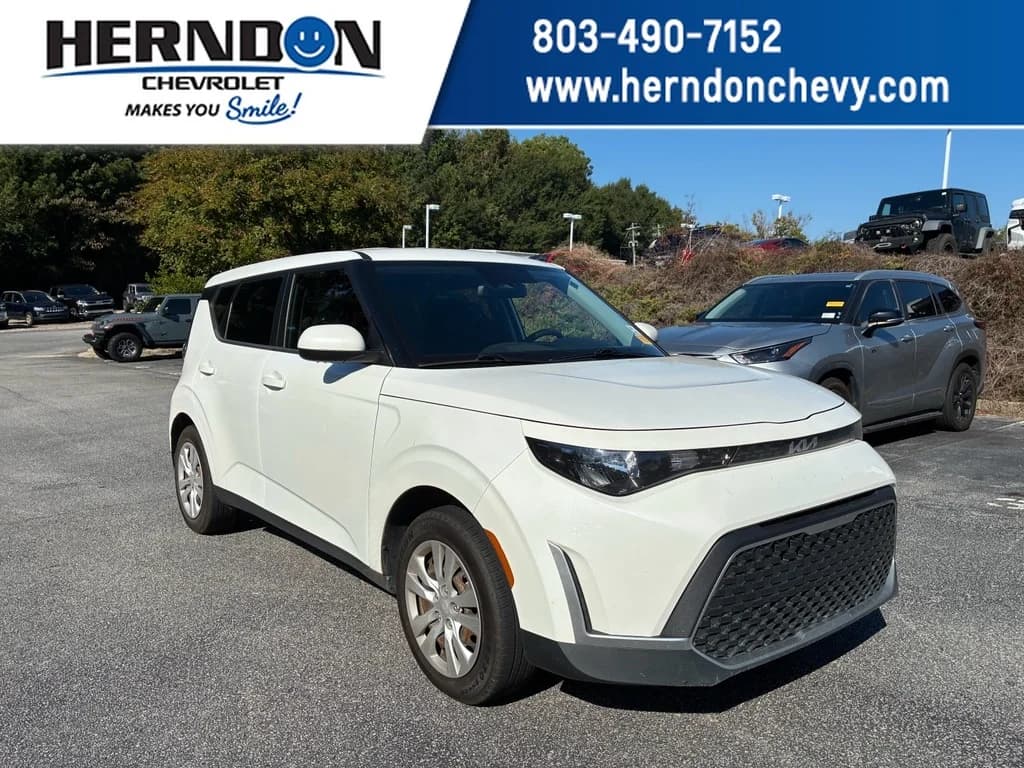 2023 Kia Soul LX — photo 1 of 6