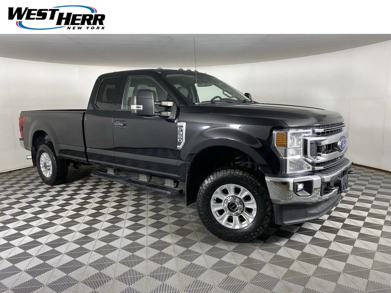 2021 Ford Super Duty F-350 SRW XLT — photo 1 of 27