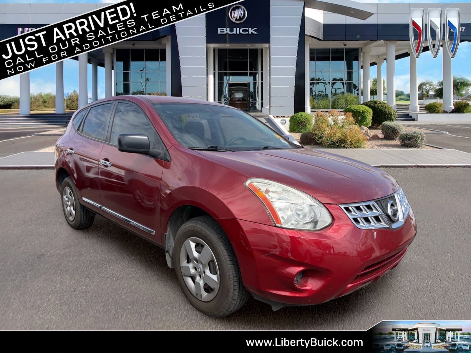 2013 Nissan Rogue S — photo 1 of 9