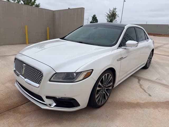 2018 Lincoln Continental Select — photo 1 of 11