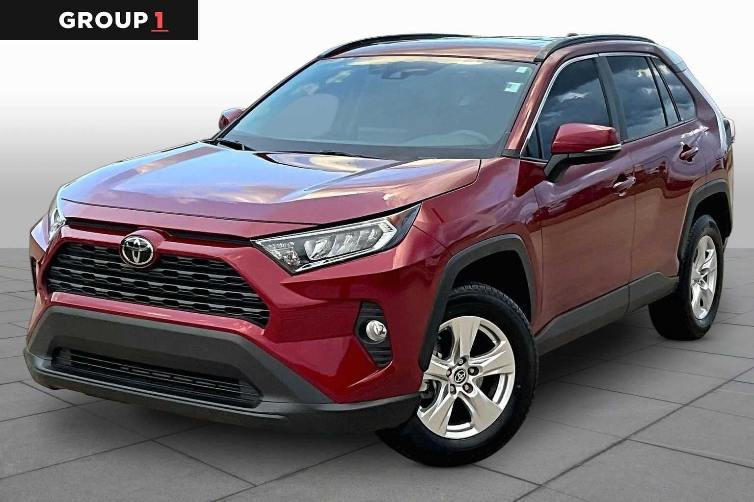 2021 Toyota RAV4 XLE — photo 1 of 35