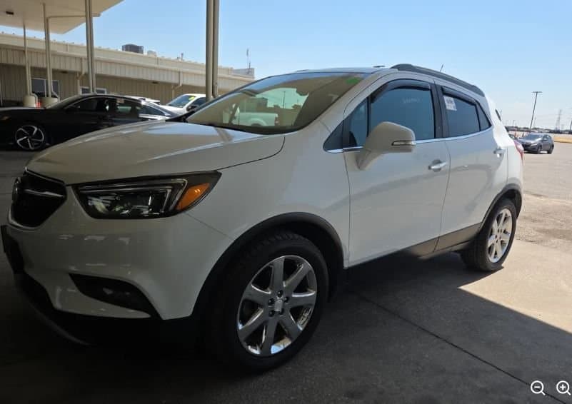 2017 Buick Encore Essence — photo 1 of 6