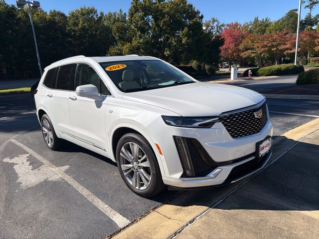 2023 Cadillac XT6 Base — photo 1 of 6