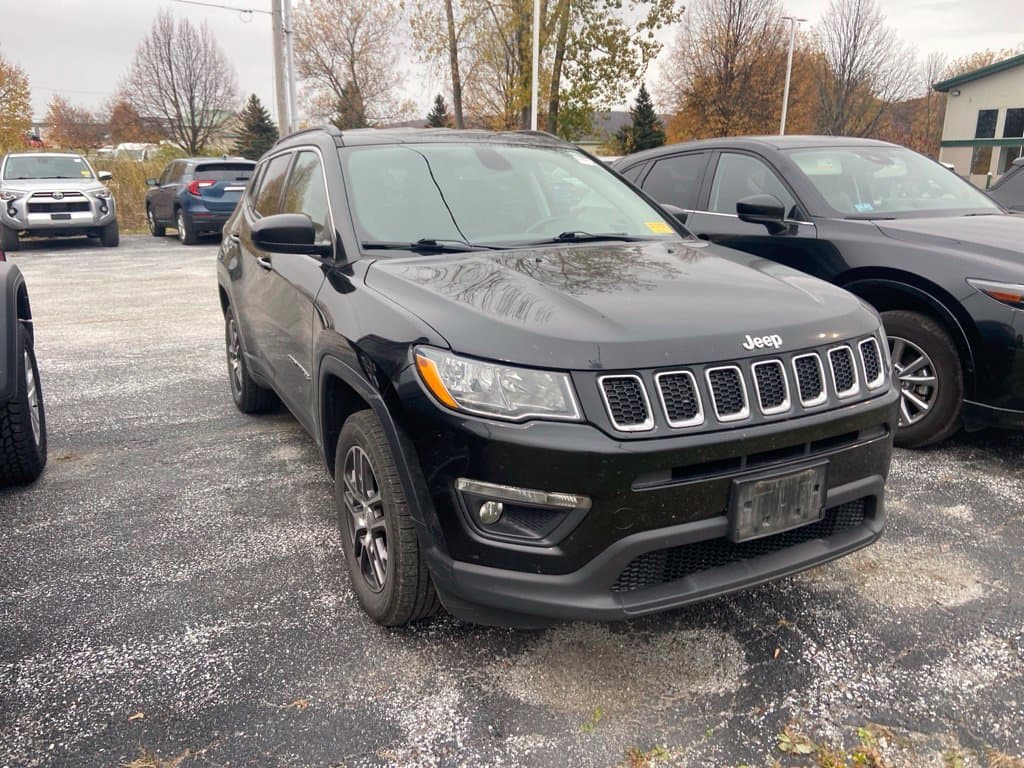 2020 Jeep Compass Latitude — photo 1 of 5