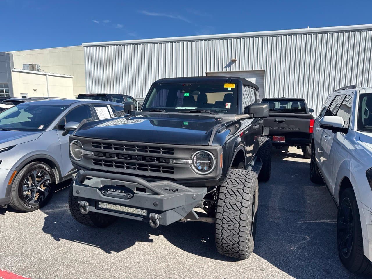 2022 Ford Bronco Base — photo 1 of 9