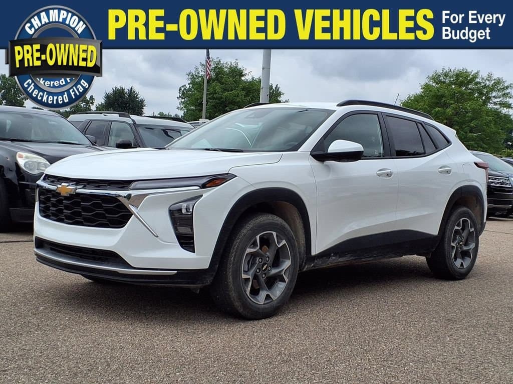 2024 Chevrolet Trax LT — photo 1 of 28
